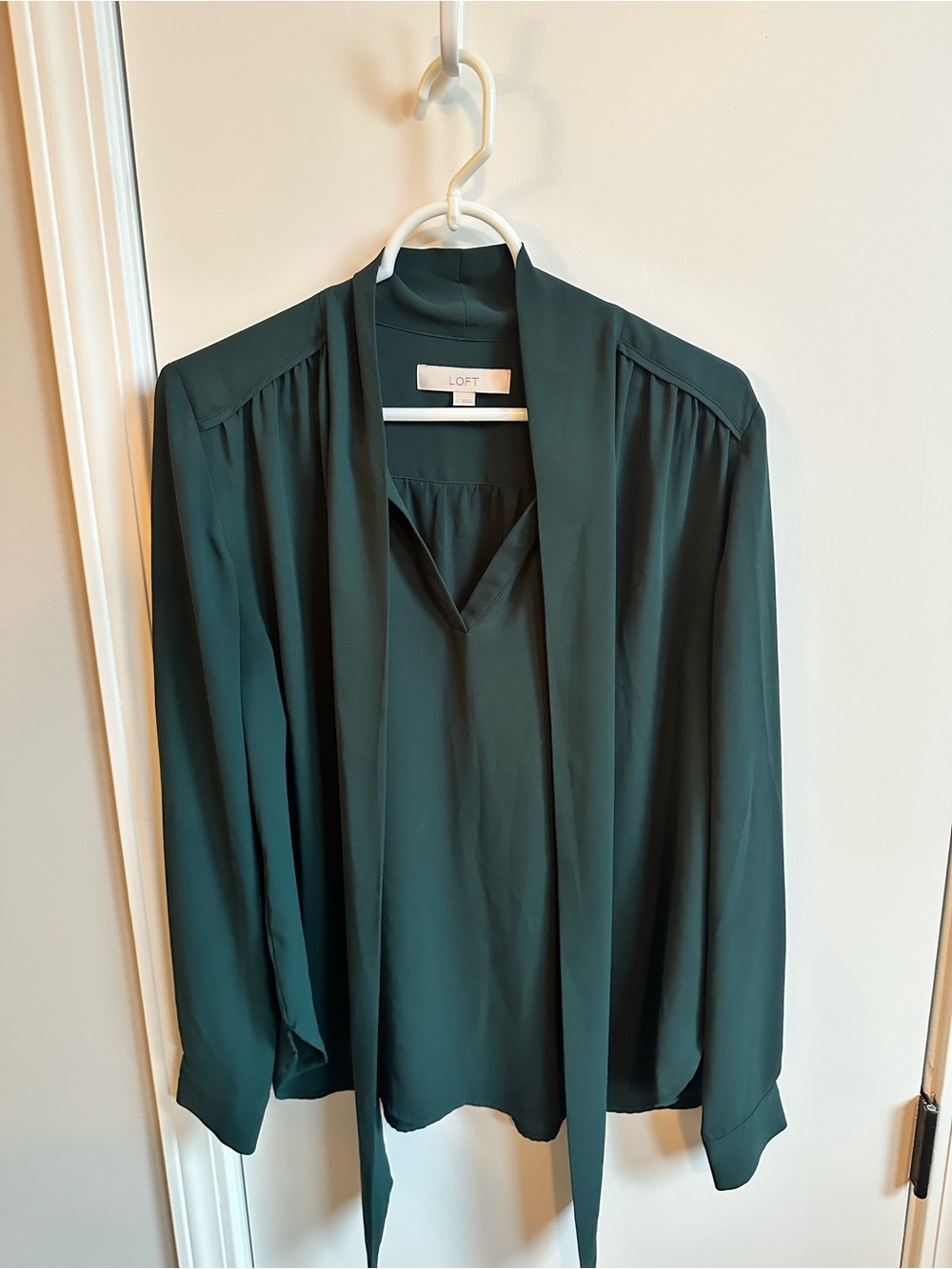 LOFT Hunter Green Tie-Neck Blouse size s